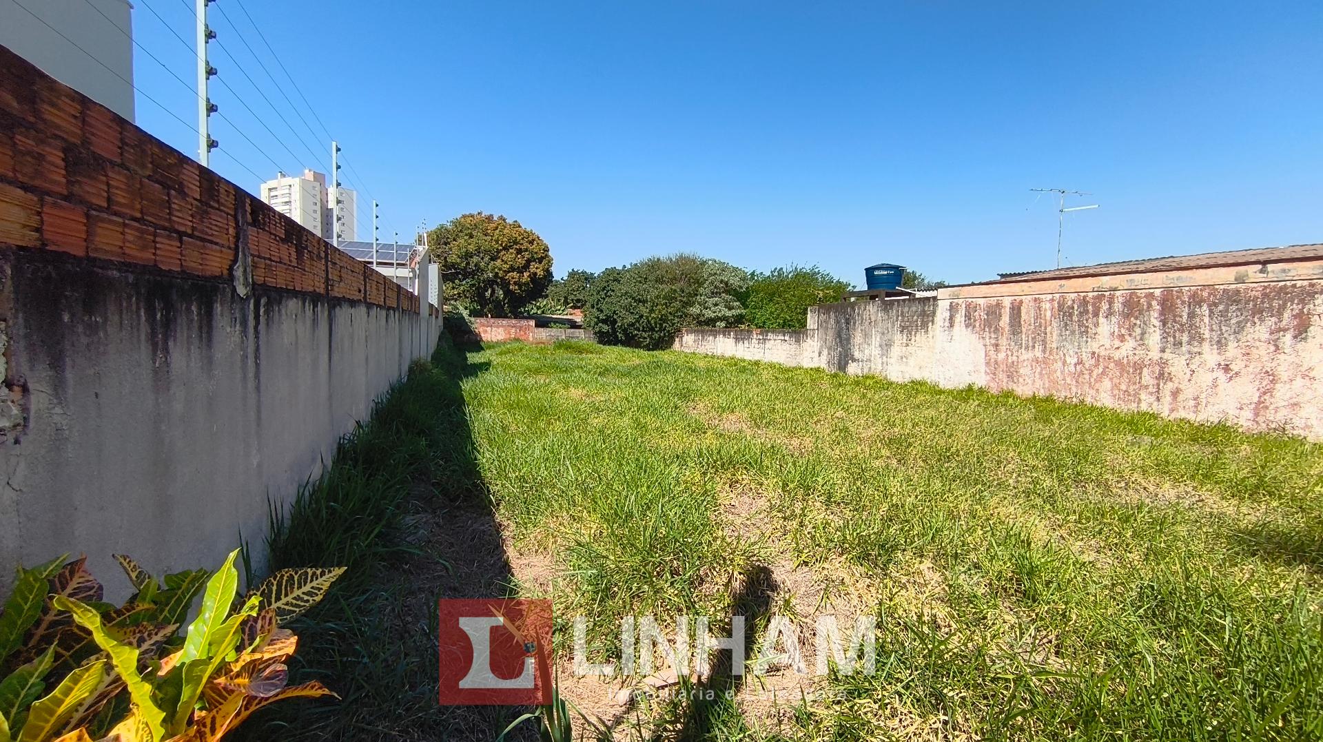 EXCELENTE TERRENO COMERCIAL OU RESIDENCIAL ? VENDA NO CENTRO A...