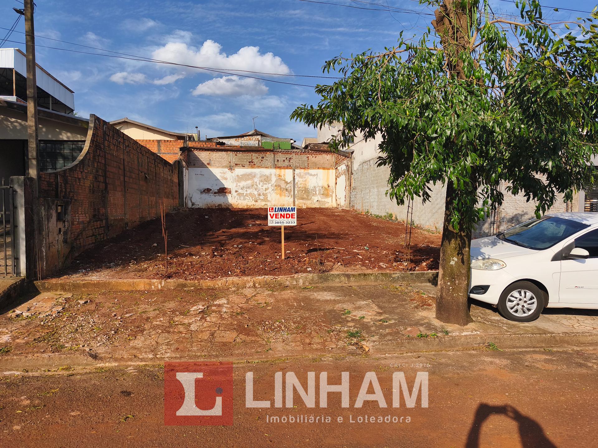 TERRENO PLANO À VENDA NO JARDIM COLUMBIA 1 COM 200 M2