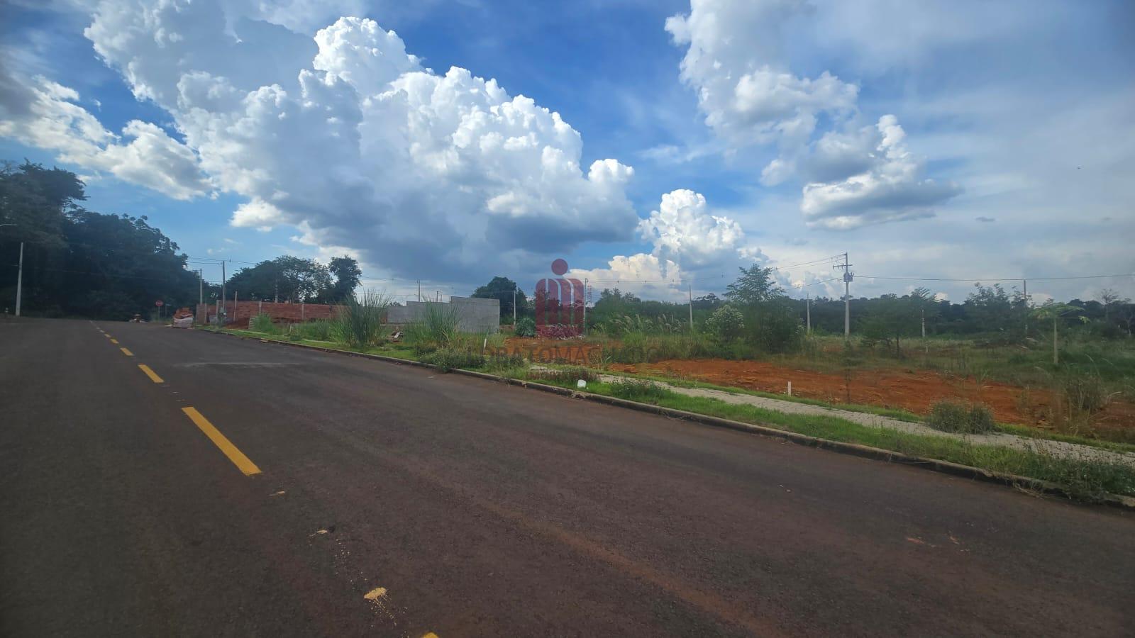 TERRENO - JARDIM ROUXINOL  - REGIÃO DO CARIMÃ