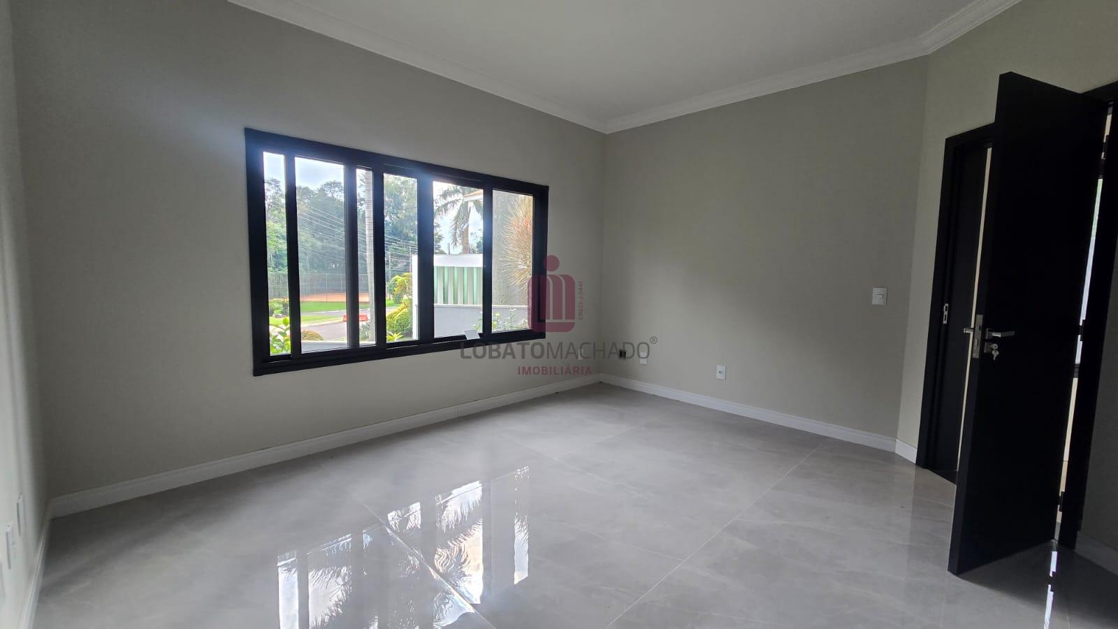 SOBRADO DE ALTO PADRÃO  -  CONDOMÍNIO PORTO SEGURO - AVENIDA TANCREDO NEVES