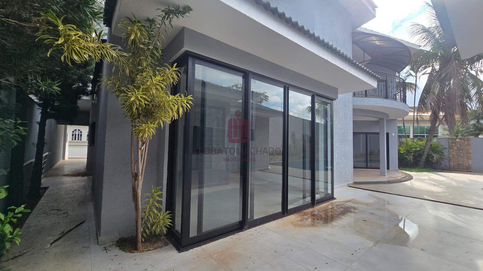 SOBRADO DE ALTO PADRÃO  -  CONDOMÍNIO PORTO SEGURO - AVENIDA TANCREDO NEVES
