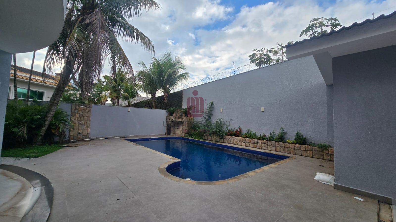 SOBRADO DE ALTO PADRÃO  -  CONDOMÍNIO PORTO SEGURO - AVENIDA TANCREDO NEVES