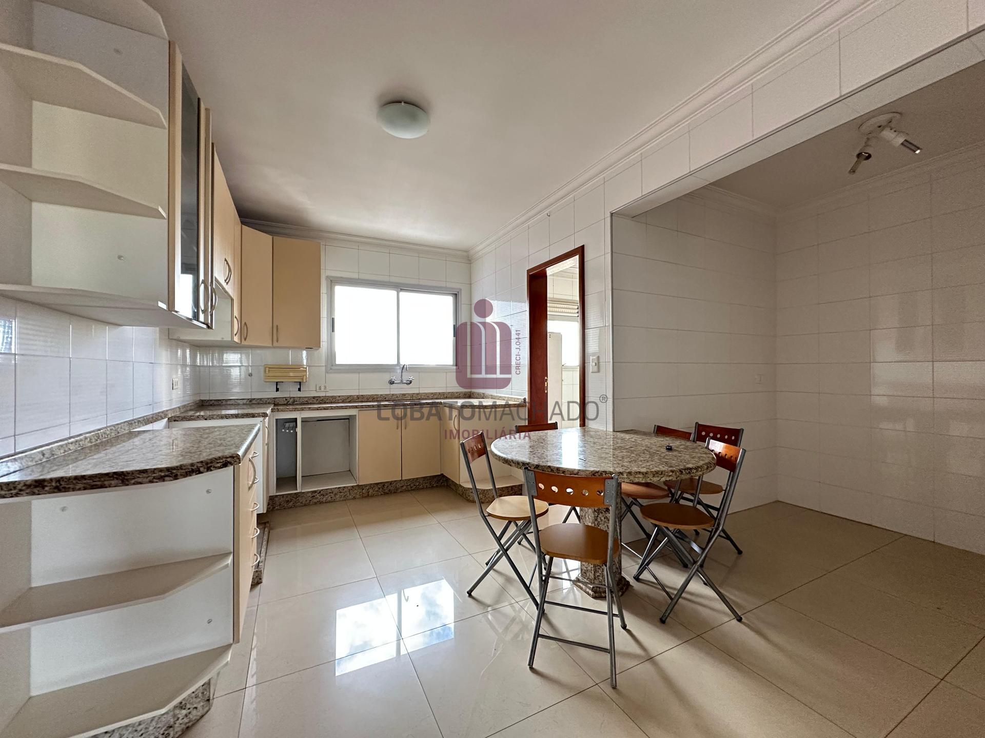EDIFÍCIO TORRE AZUL - APARTAMENTO