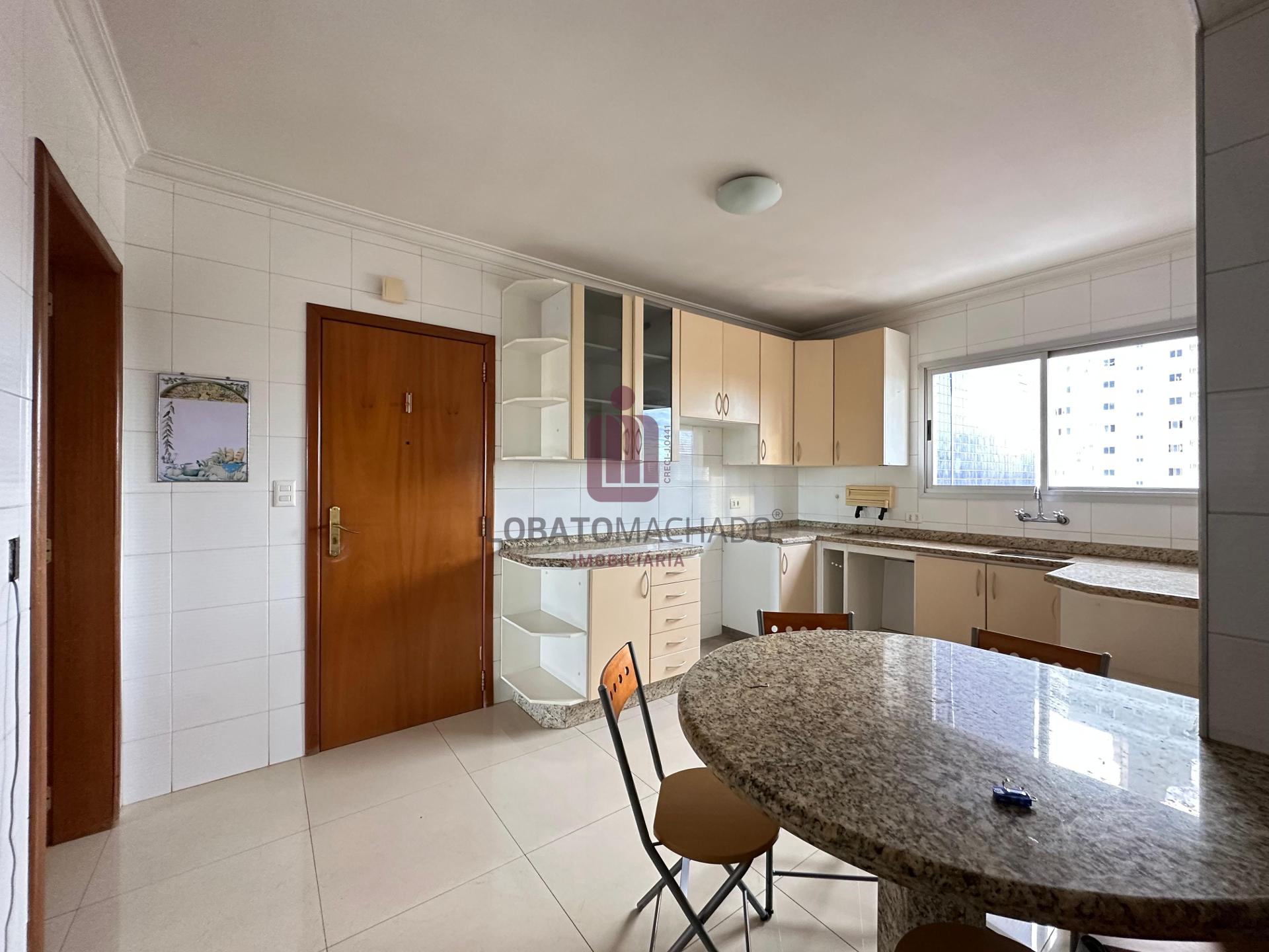 EDIFÍCIO TORRE AZUL - APARTAMENTO