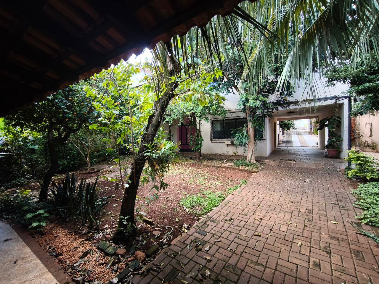 CASA - RUA AÇUCENAS - JARDIM ELIZA II
