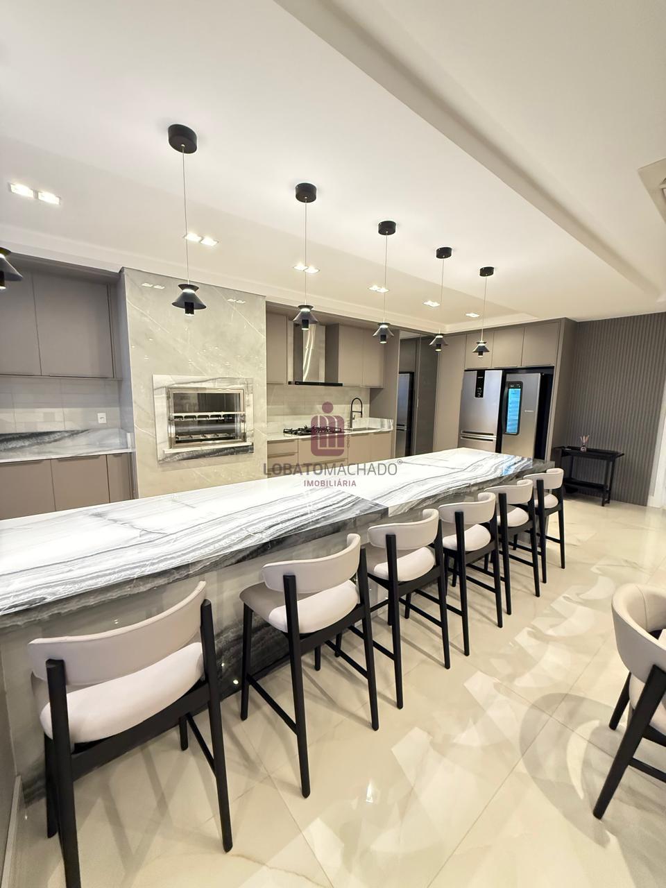 APARTAMENTO - ELEGANCE TOWER - CENTRO