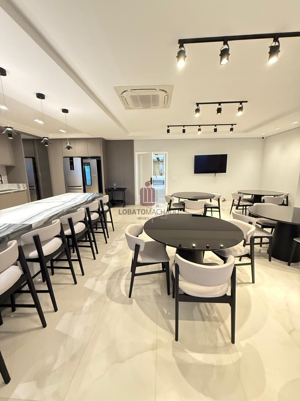 APARTAMENTO - ELEGANCE TOWER - CENTRO