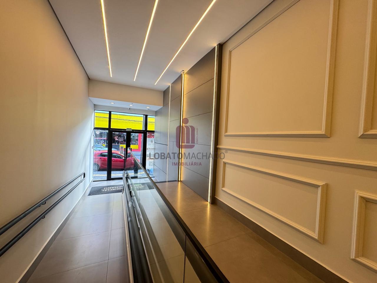 SALA COMERCIAL - TÉRREA - FUNDOS  - CENTRO