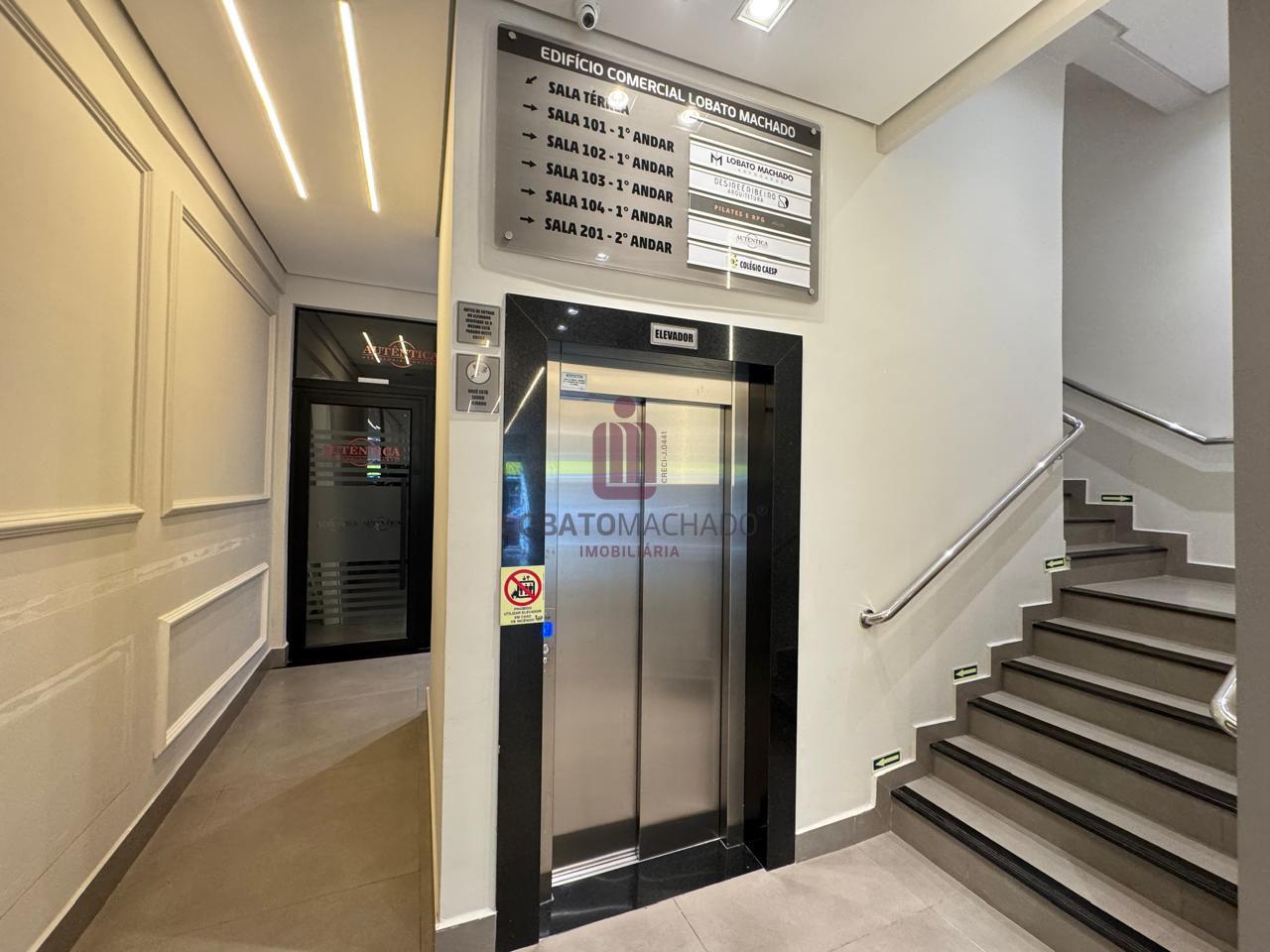 SALA COMERCIAL - TÉRREA - FUNDOS  - CENTRO