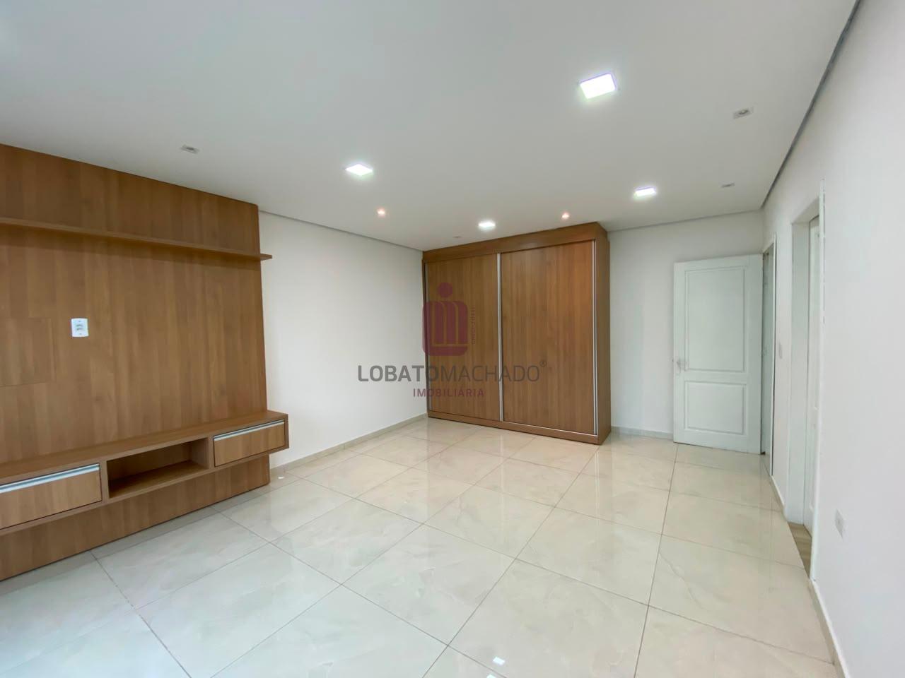 SOBRADO COM PISCINA - JARDIM POLO CENTRO