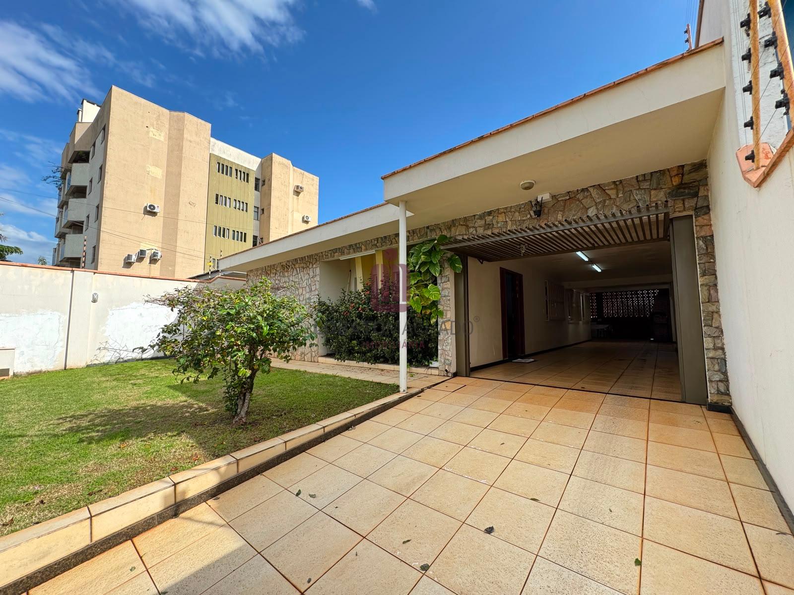Casa com 04 dormitórios - Jardim Maracanã próximo ao Shopping JL