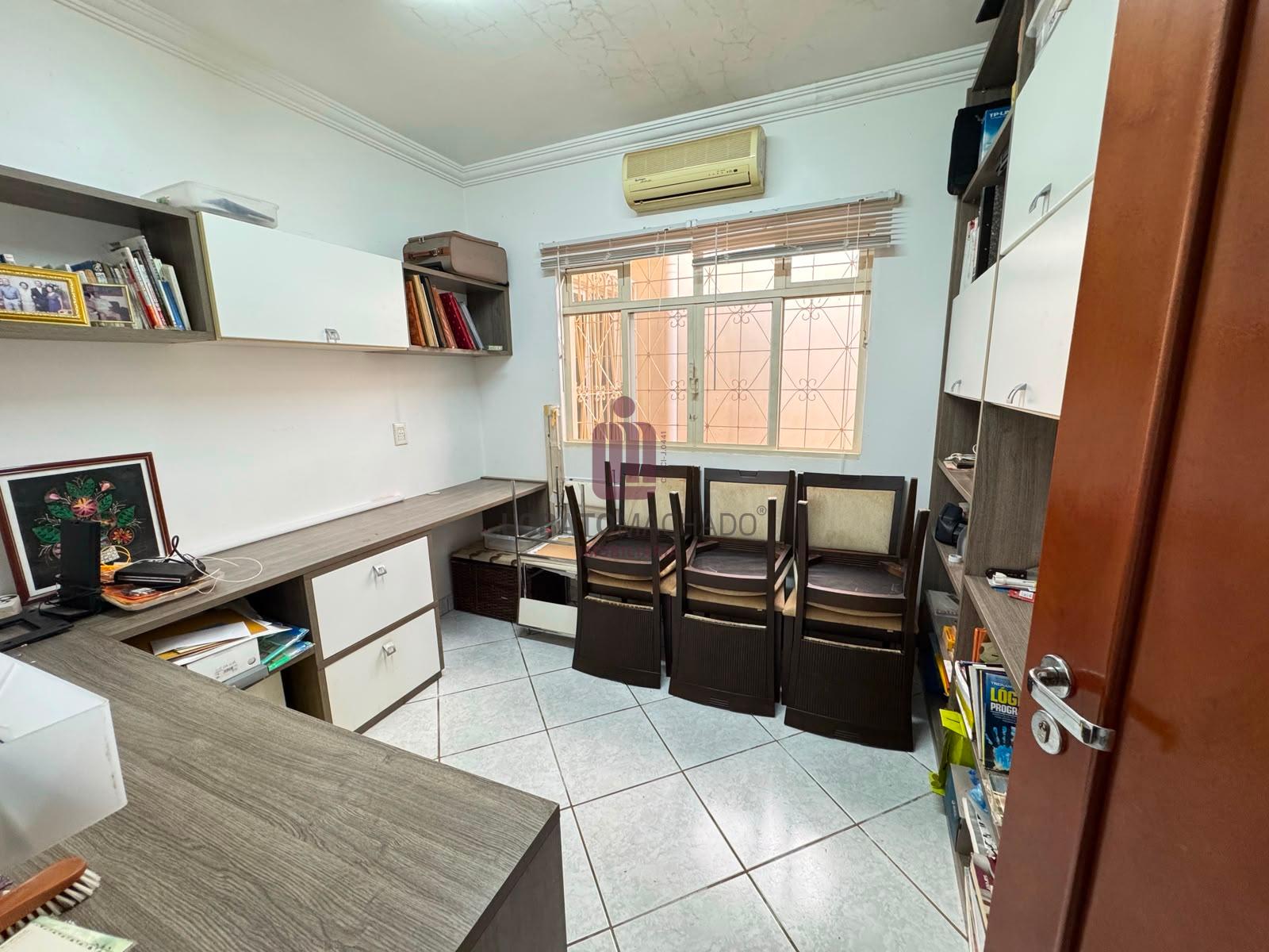 Casa com 04 dormitórios - Jardim Maracanã próximo ao Shopping JL