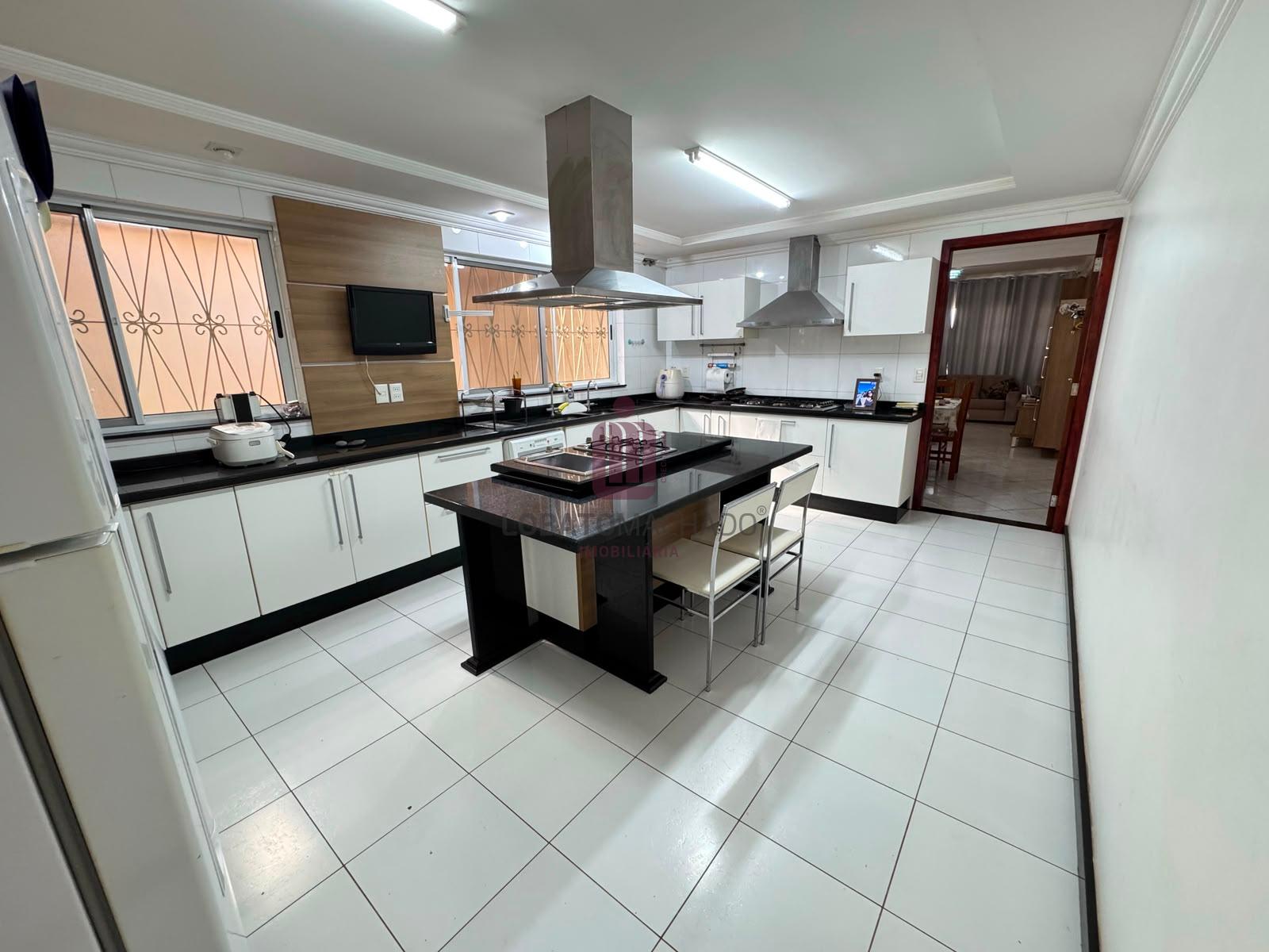 Casa com 04 dormitórios - Jardim Maracanã próximo ao Shopping JL