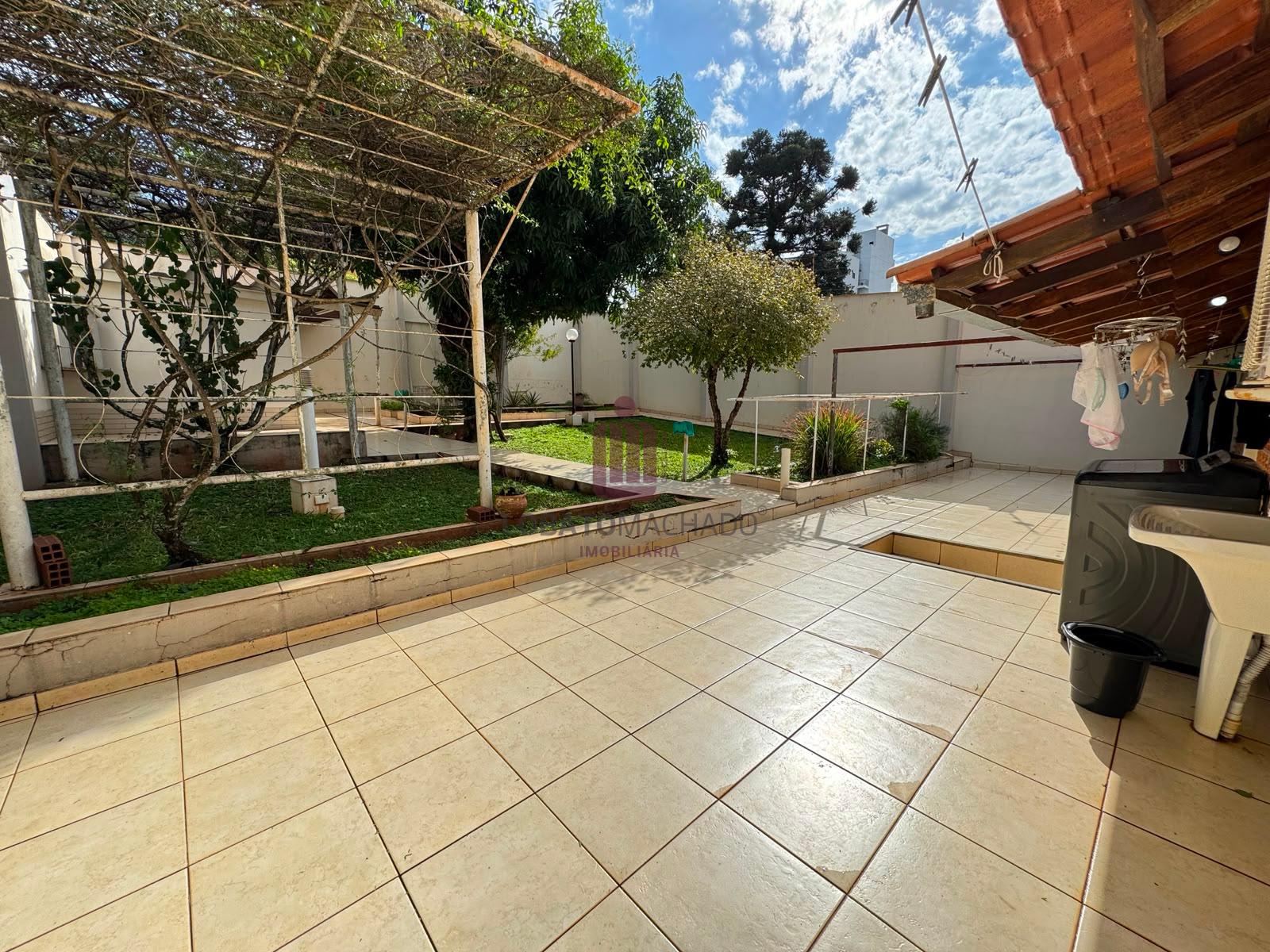 Casa com 04 dormitórios - Jardim Maracanã próximo ao Shopping JL