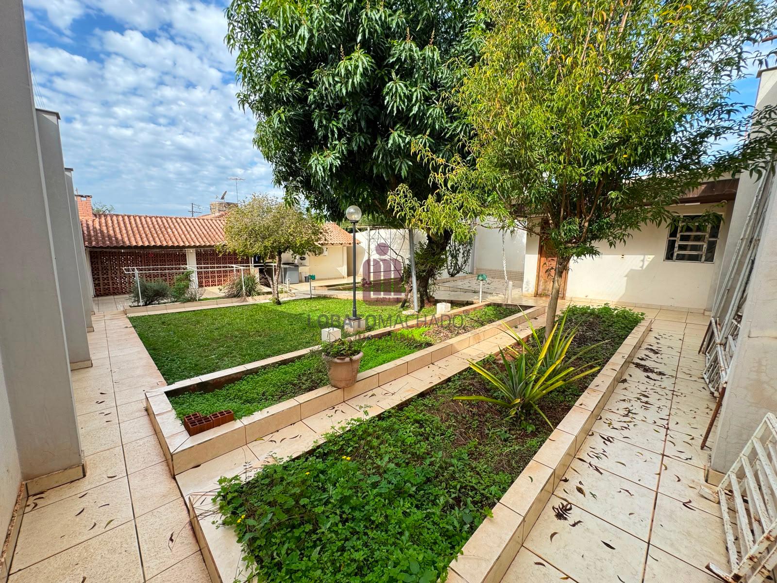 Casa com 04 dormitórios - Jardim Maracanã próximo ao Shopping JL