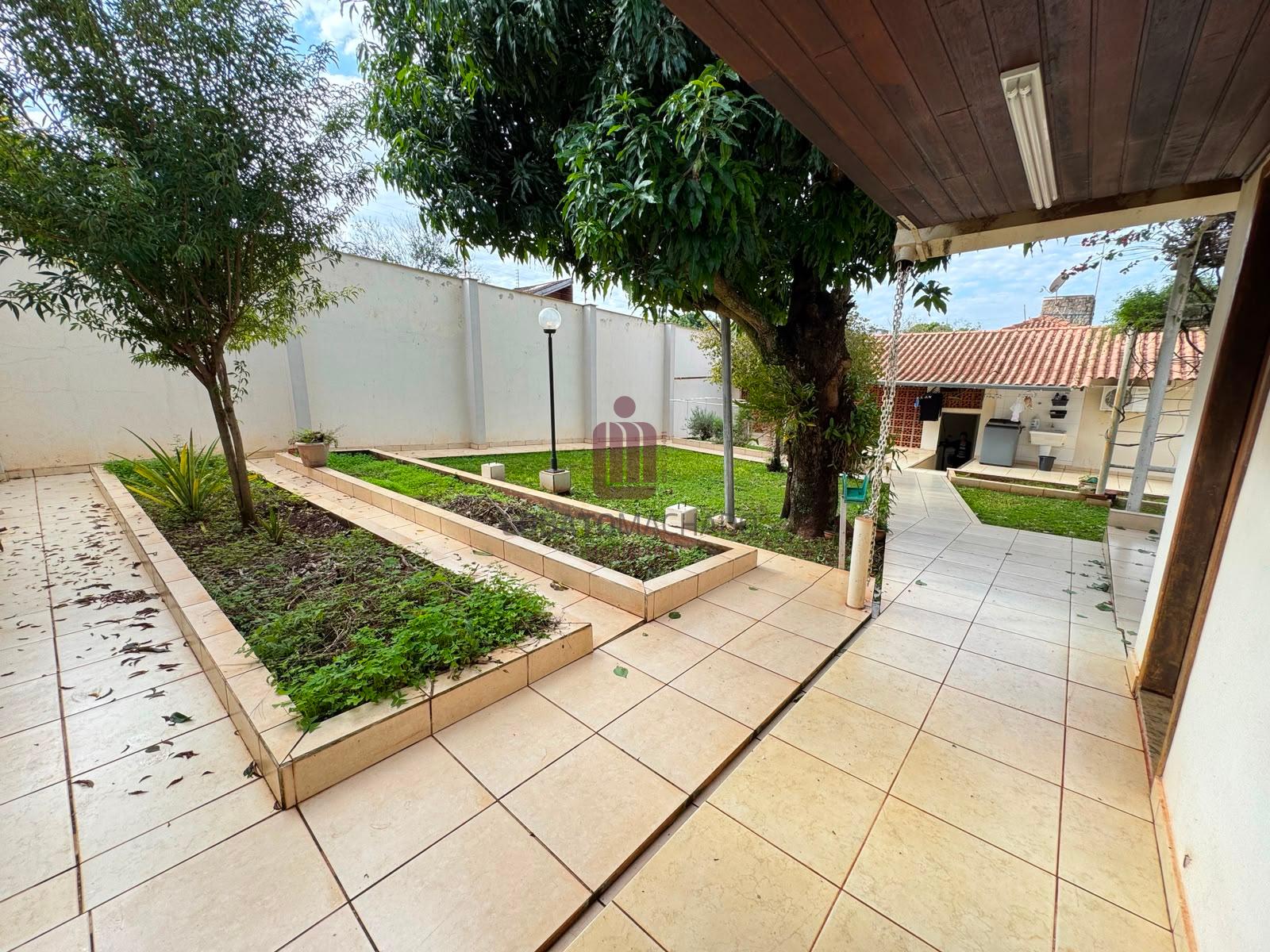 Casa com 04 dormitórios - Jardim Maracanã próximo ao Shopping JL