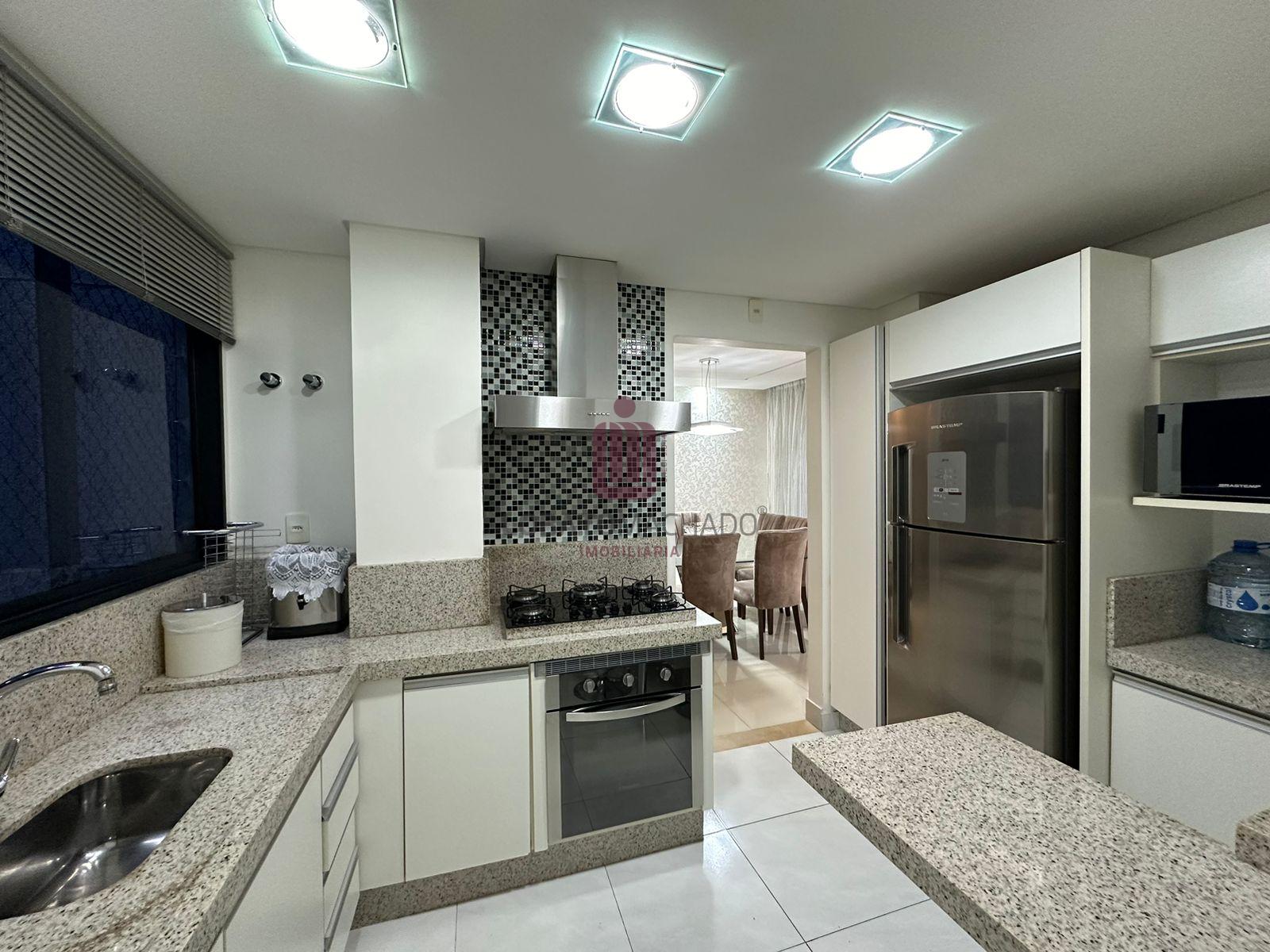APARTAMENTO - EDIFÍCIO VIENA - CENTRO