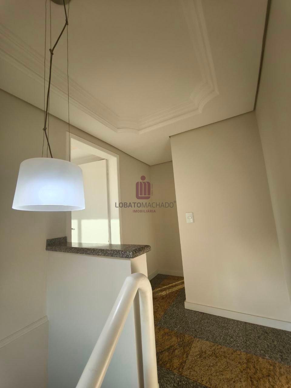 APARTAMENTO DUPLEX - EDIFÍCIO ISADORA