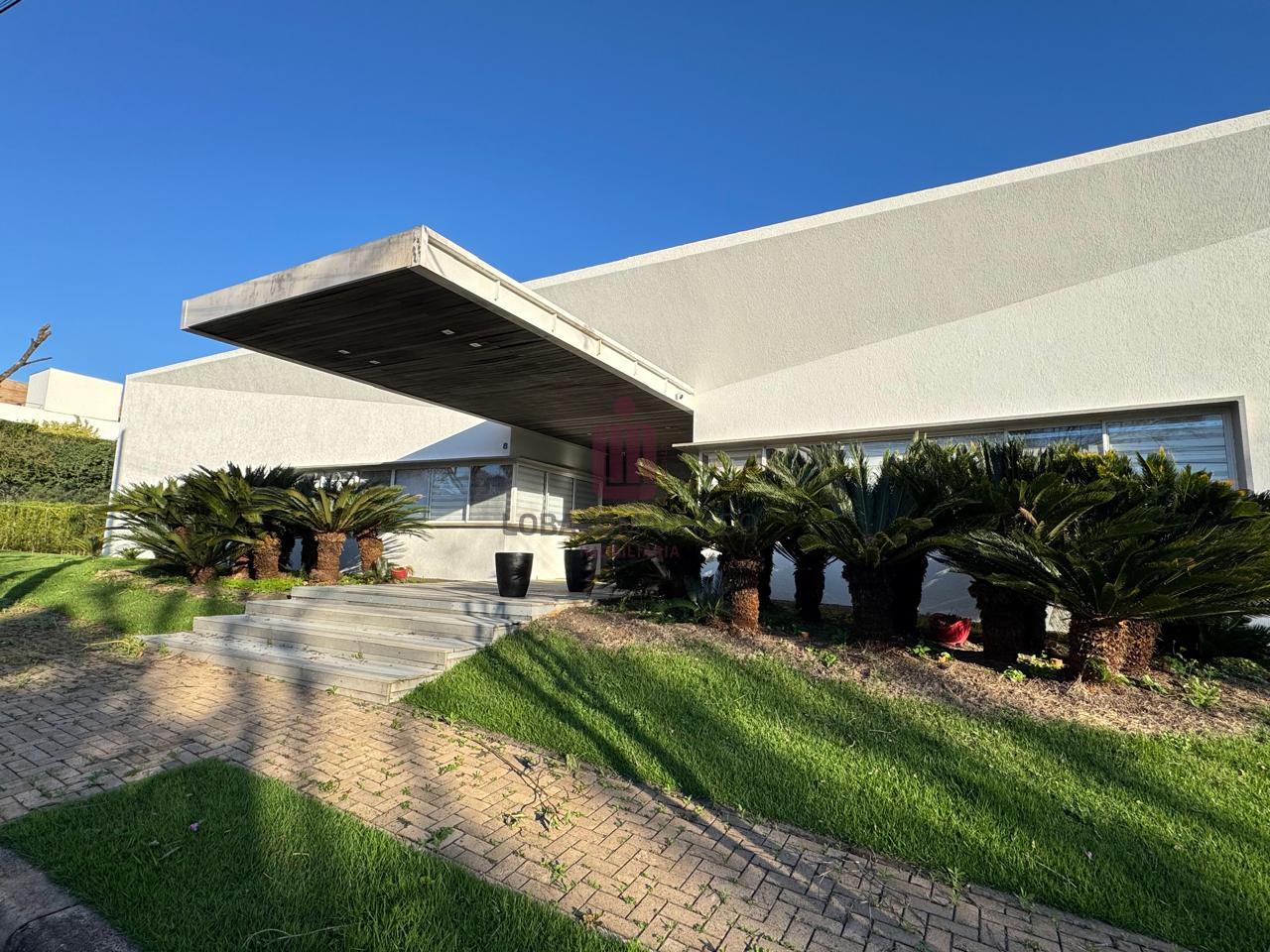 CASA - CONDOMÍNIO FECHADO