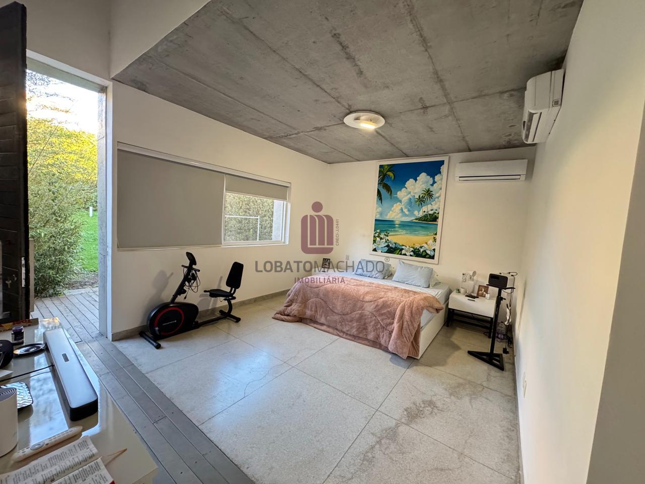 CASA - CONDOMÍNIO FECHADO