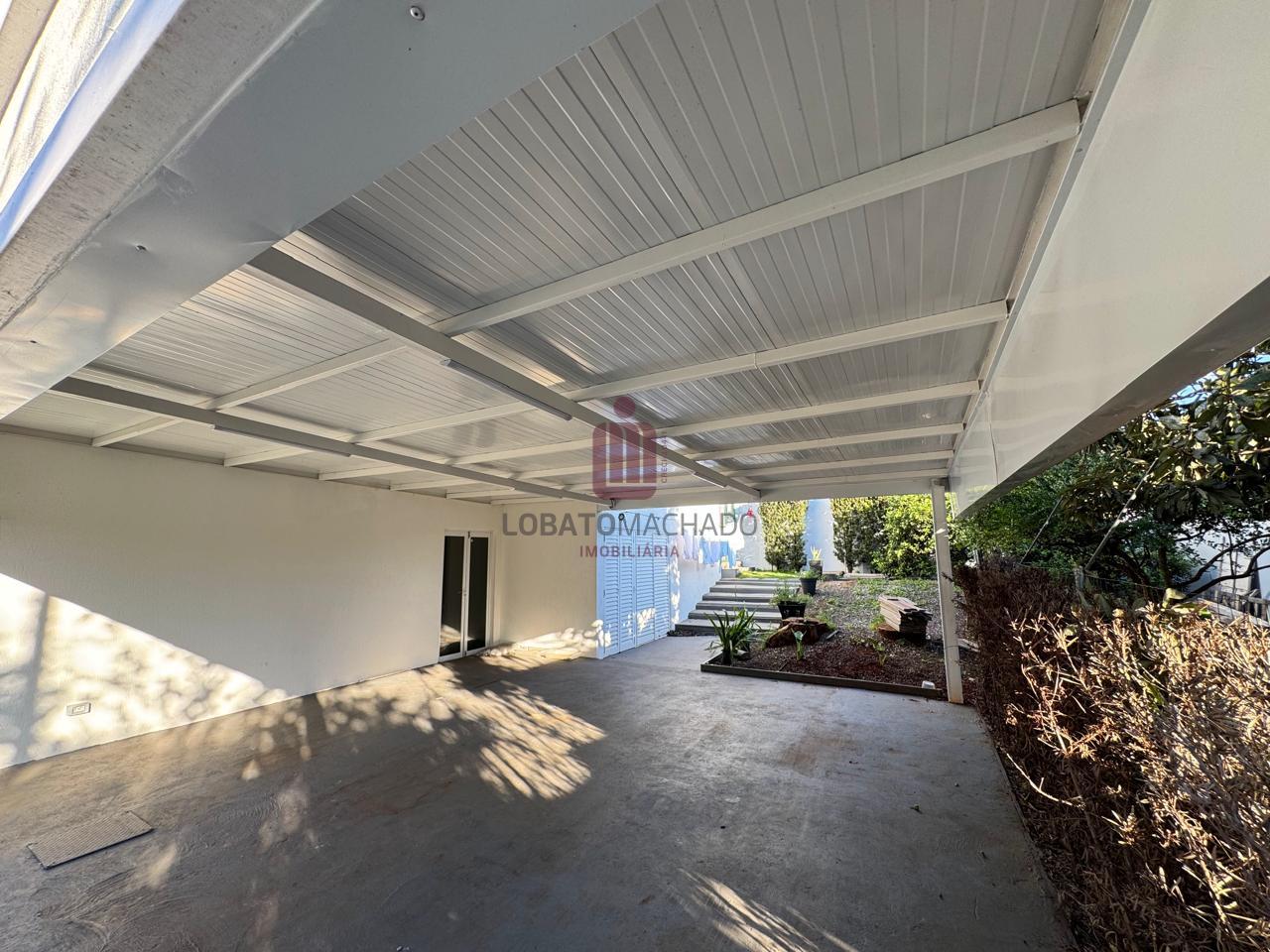 CASA - CONDOMÍNIO FECHADO