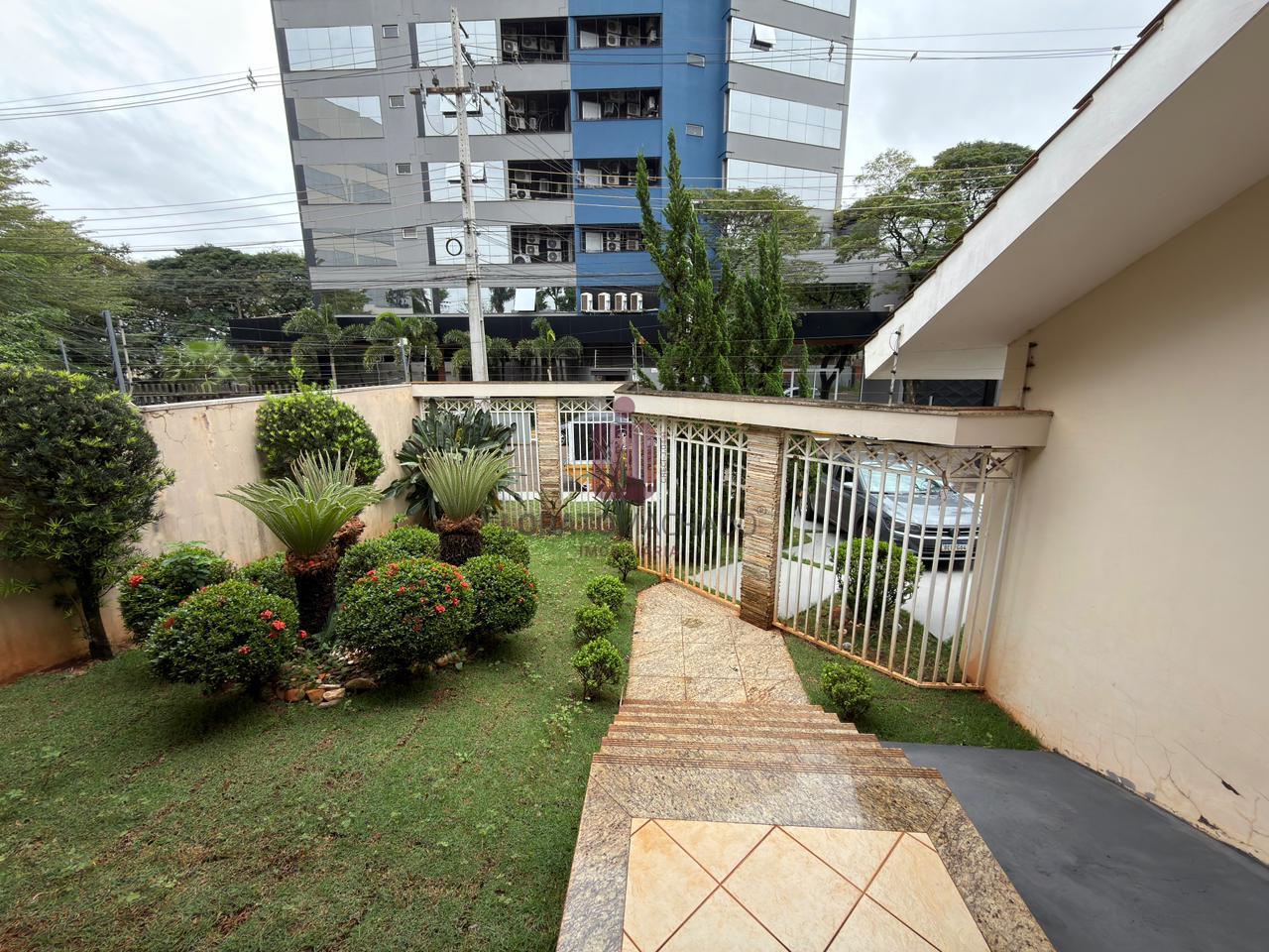 SOBRADO ALTO PADRÃO - POLO CENTRO