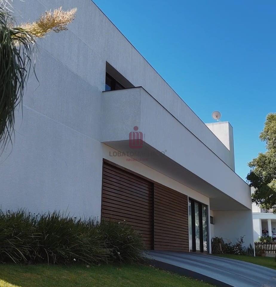 SOBRADO ALTO PADRÃO - CONDOMÍNIO CASTEL FRANCO