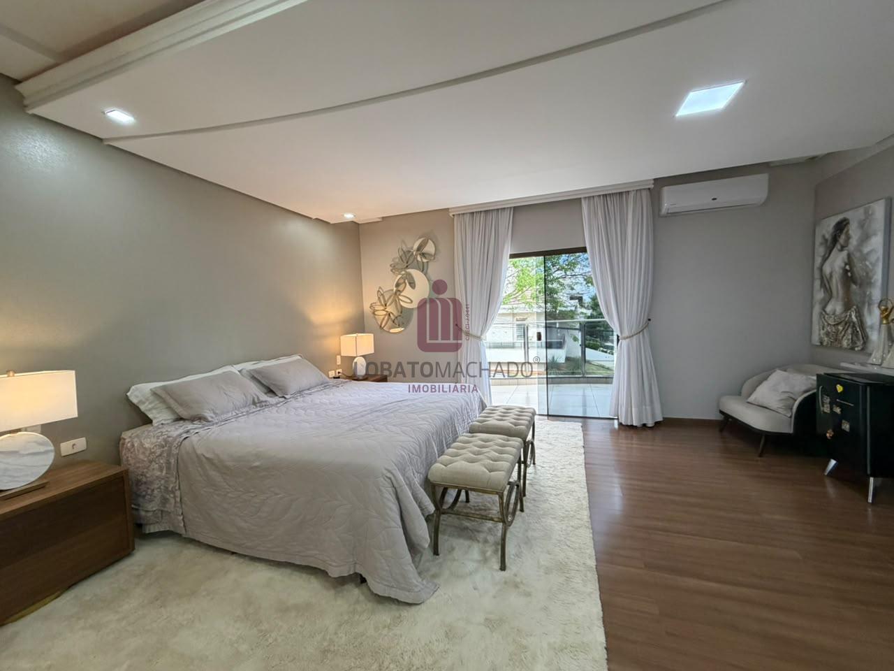 SOBRADO ALTO PADRÃO - CONDOMÍNIO CASTEL FRANCO