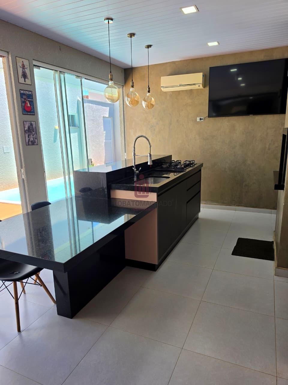 CASA COM PISCINA - CAMPOS DO IGUAÇU