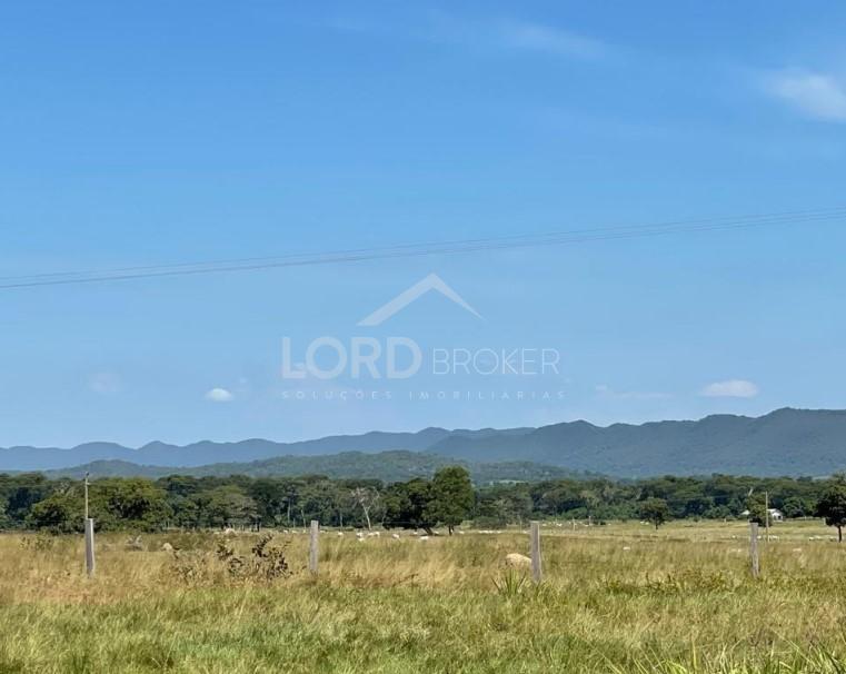 Fazenda à venda a 160 km de Cuiabá, situada no município Cácer...