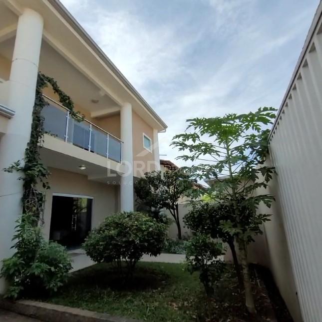 Casa à venda com 3 quartos no bairro Jardim Universitário em C...