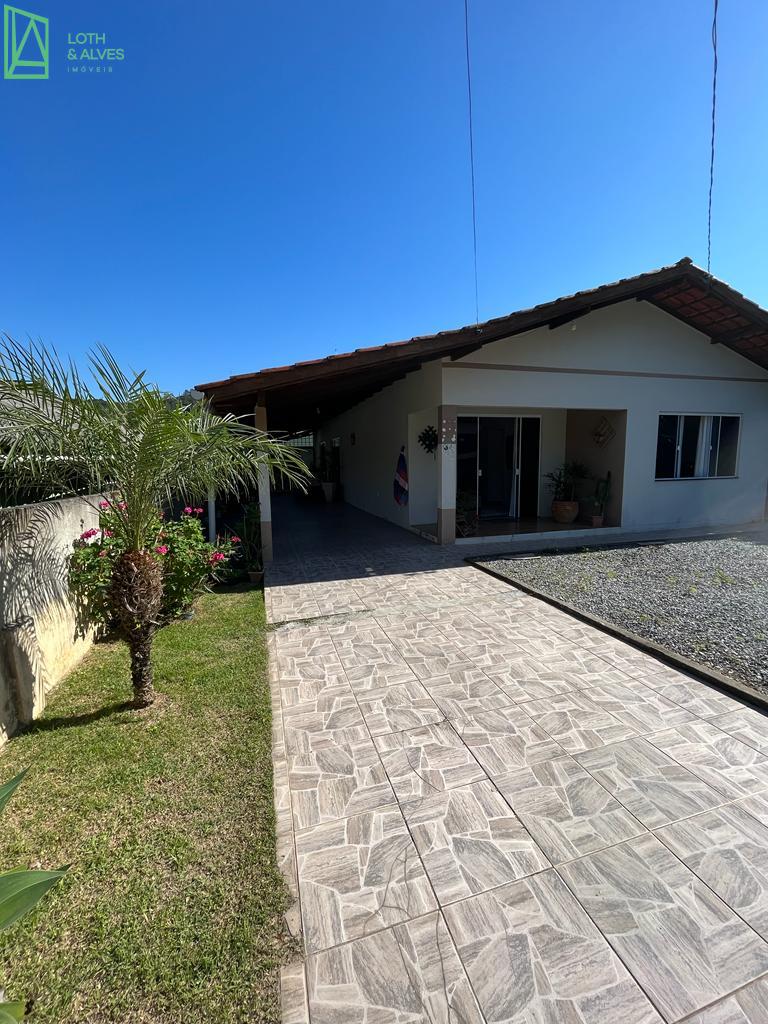 Casa à venda, GRAVATÁ, PENHA - SC MOBILIADA E COM AMPLO TERRENO