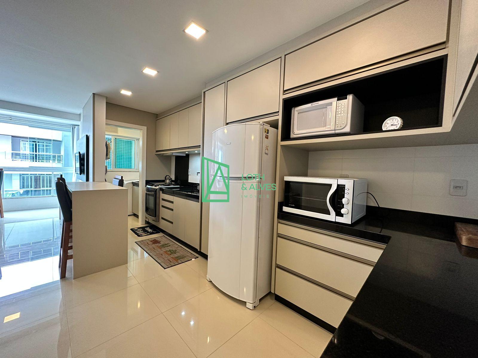 Apartamento a poucos metros do mar à venda, GRAVATÁ, NAVEGANTE...