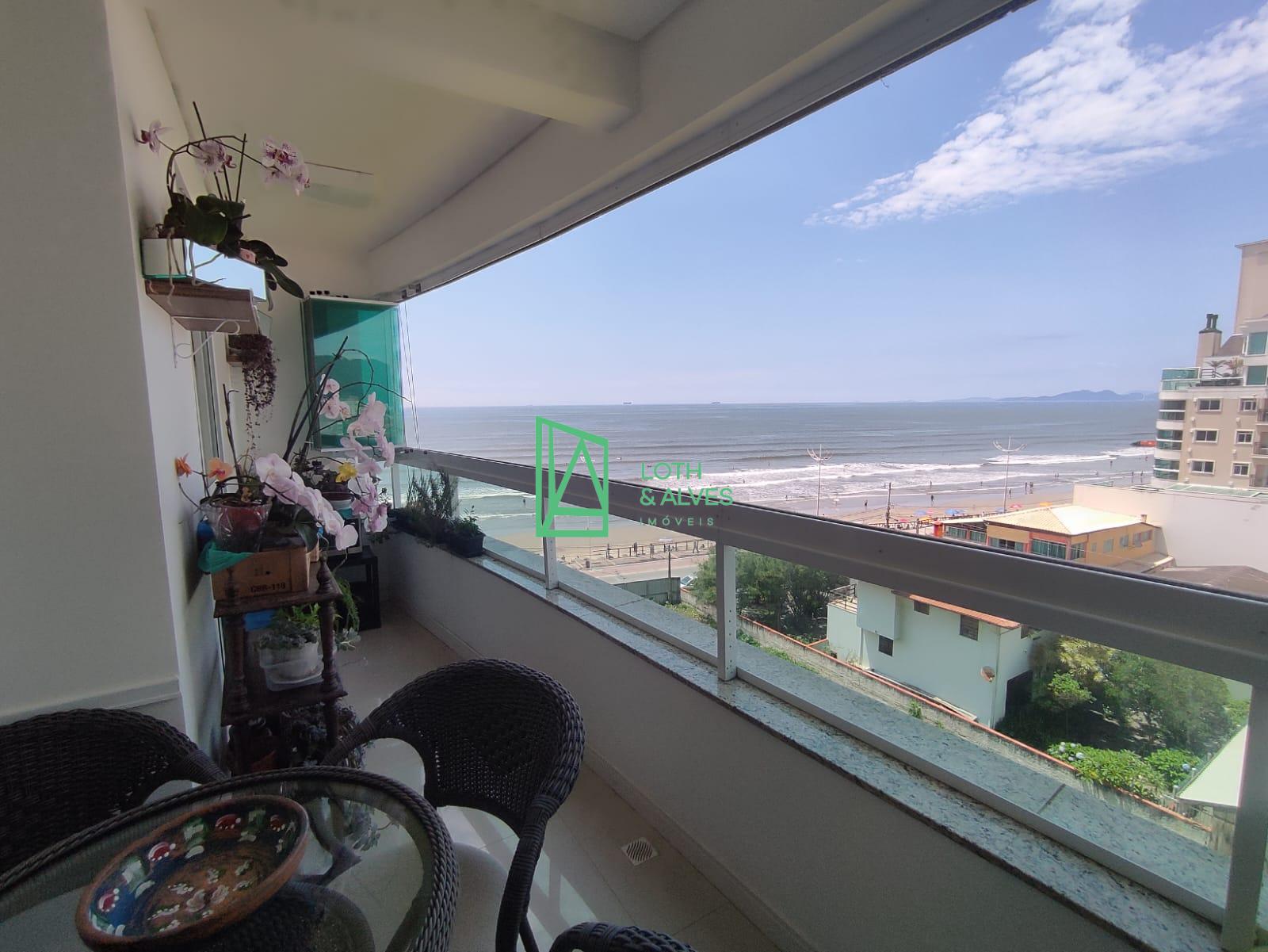 Apartamento semi mobiliado á venda em Navegantes-SC, na Praia ...