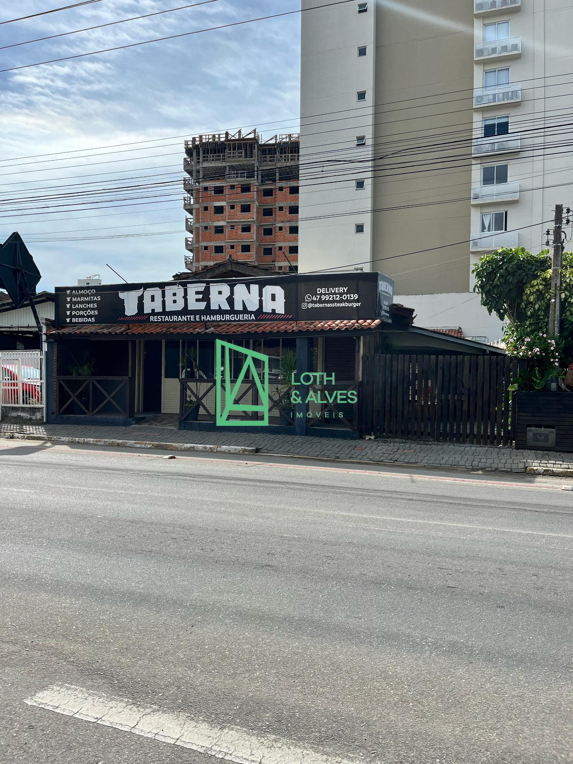 Terreno com ponto comercial frente avenida, quadra mar, Gravat...