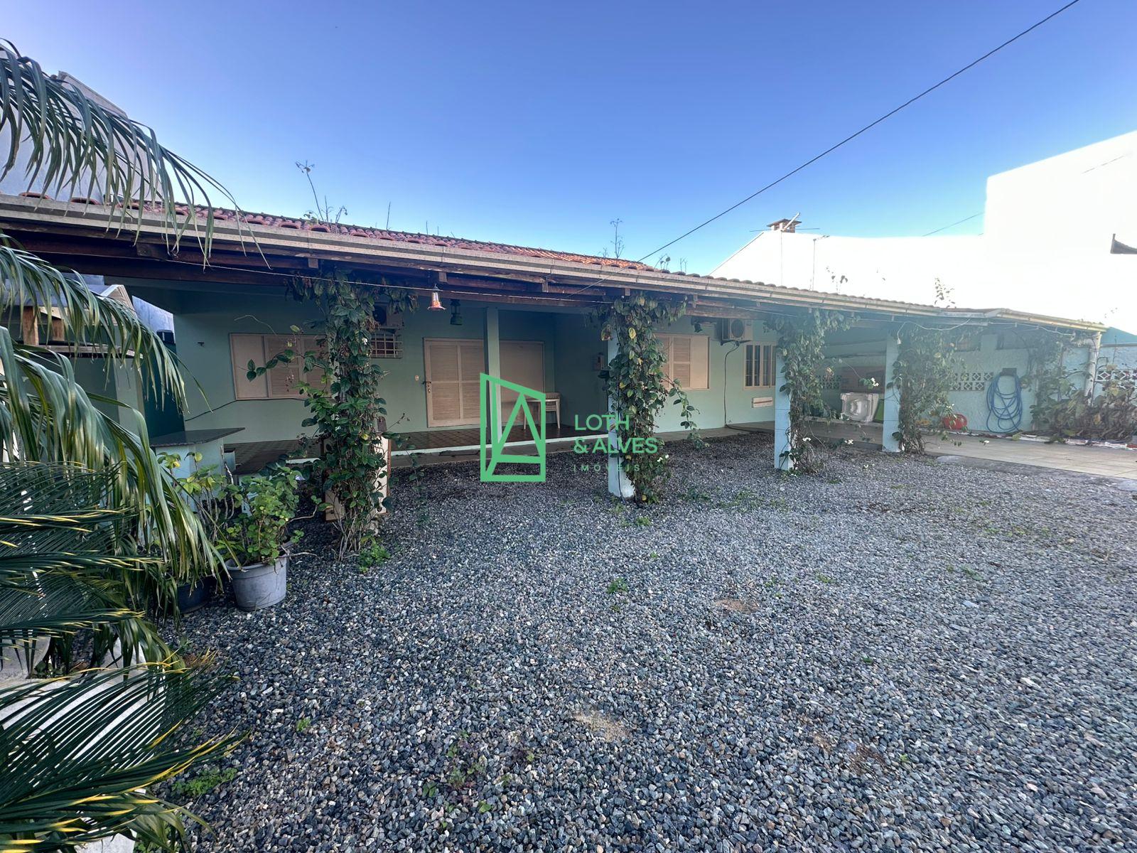 Casa à venda localizada no Gravatá, NAVEGANTES -SC a apenas 16...