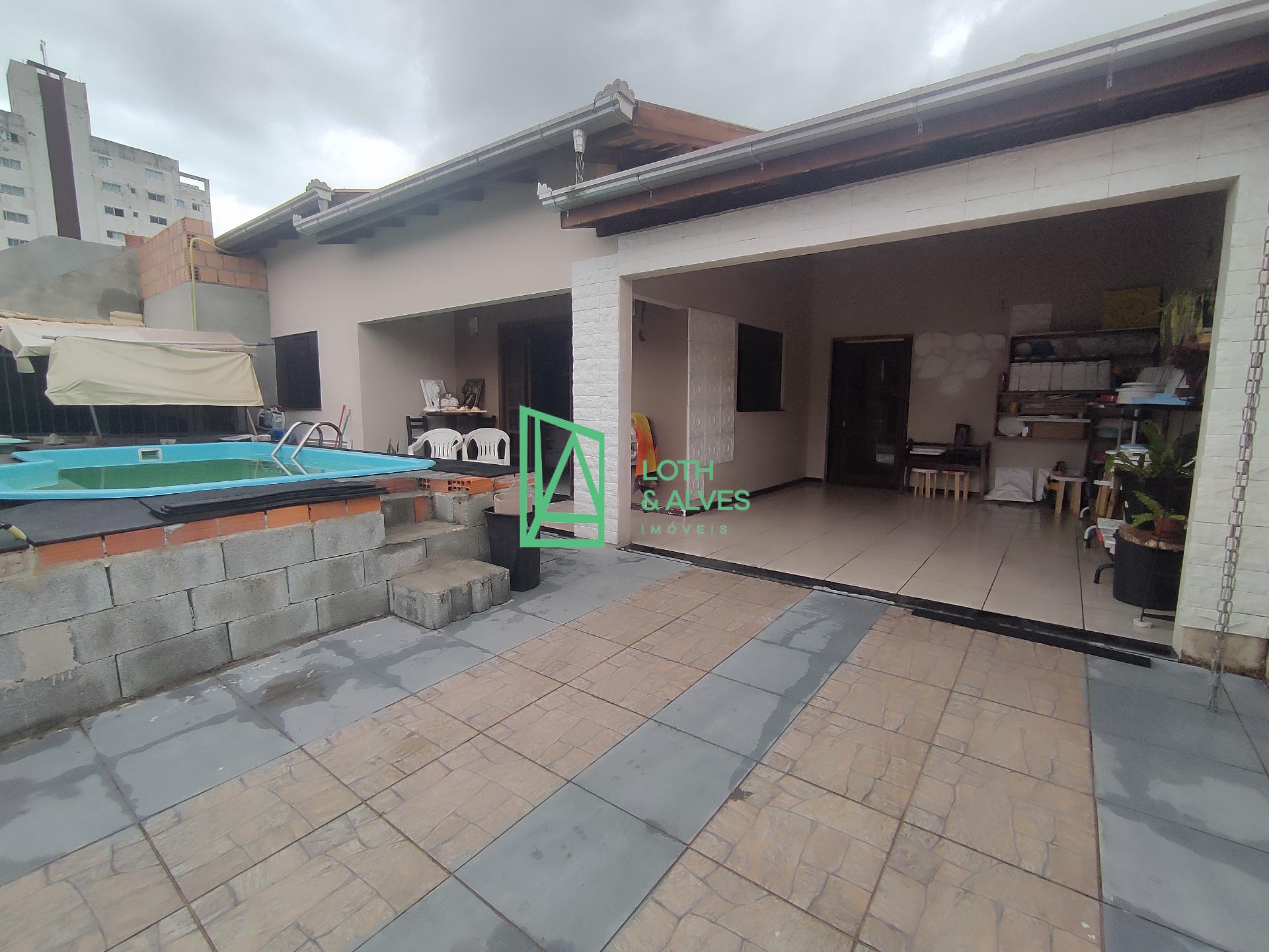 Casa à venda localizada no Gravatá, NAVEGANTES -SC a apenas 16...