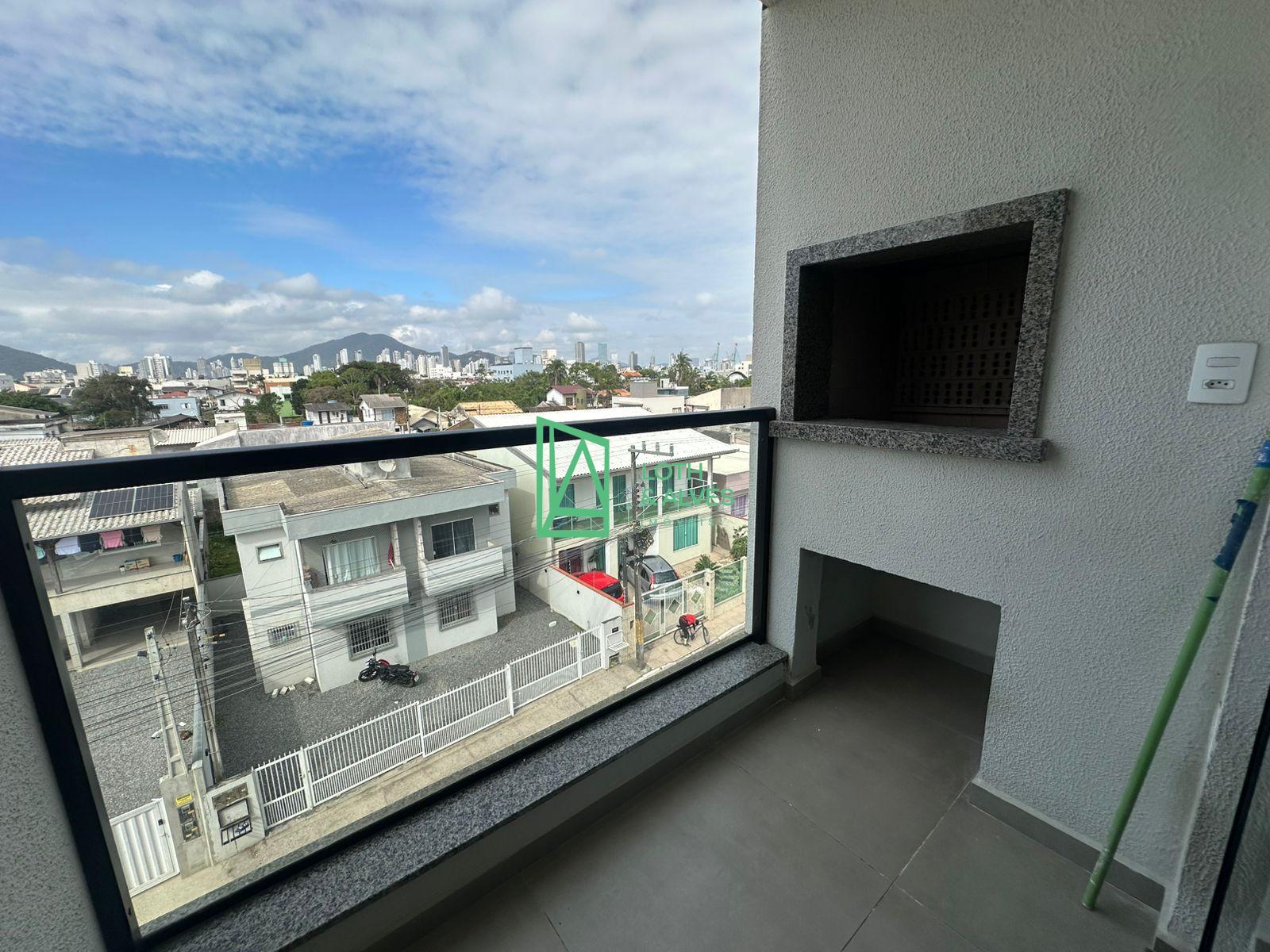 Apartamento à venda no Centro de NAVEGANTES - SC, a 600 metros...