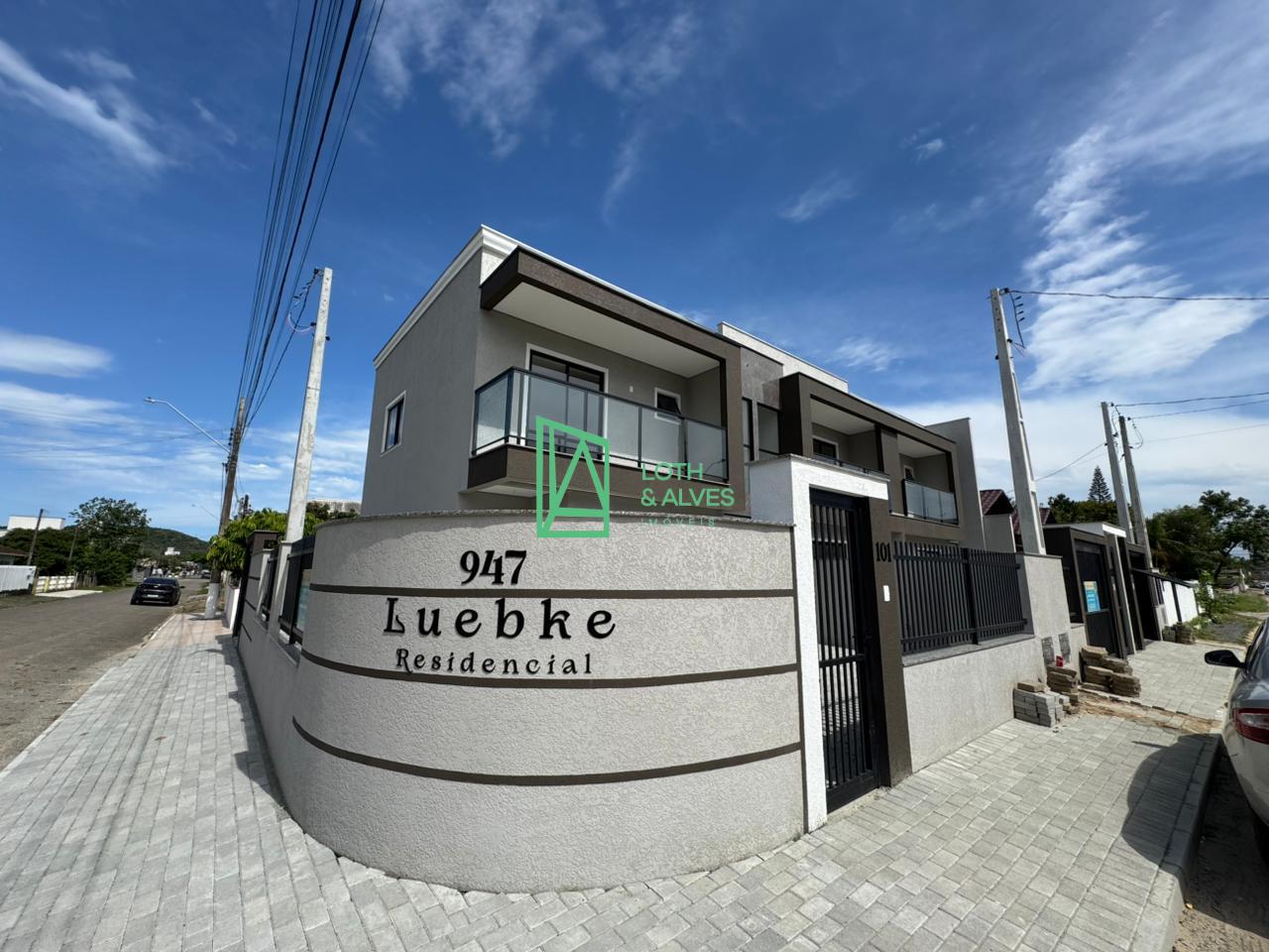 Sobrado à venda, Gravatá, NAVEGANTES - SC-Lindo Sobrado na pra...