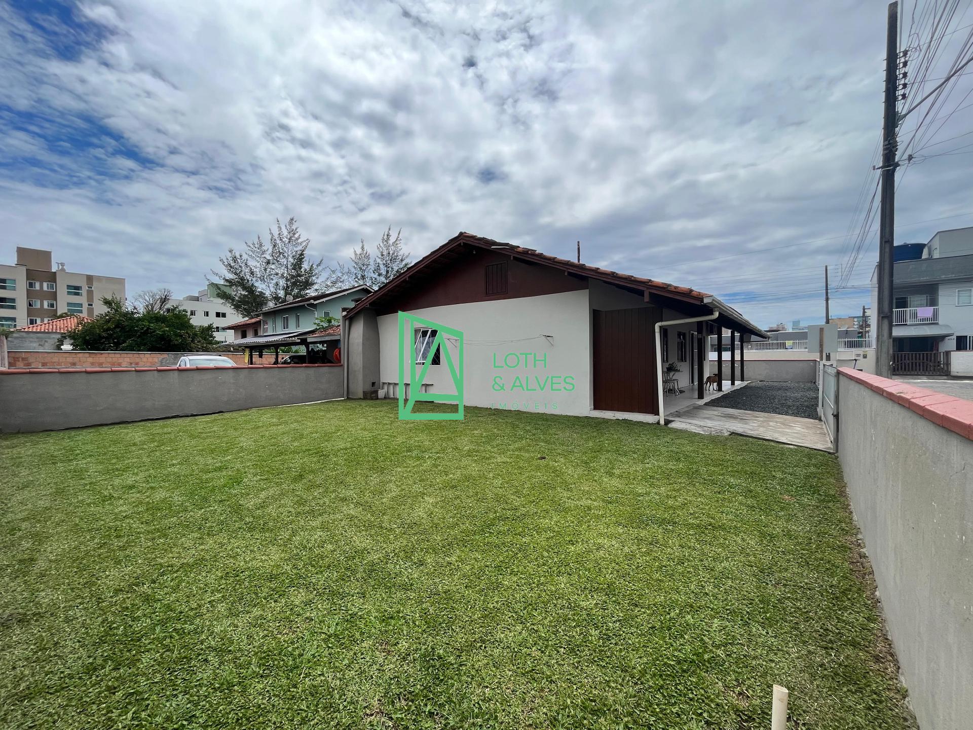 Casa à venda, Gravatá, NAVEGANTES - SC com amplo espaço de ter...