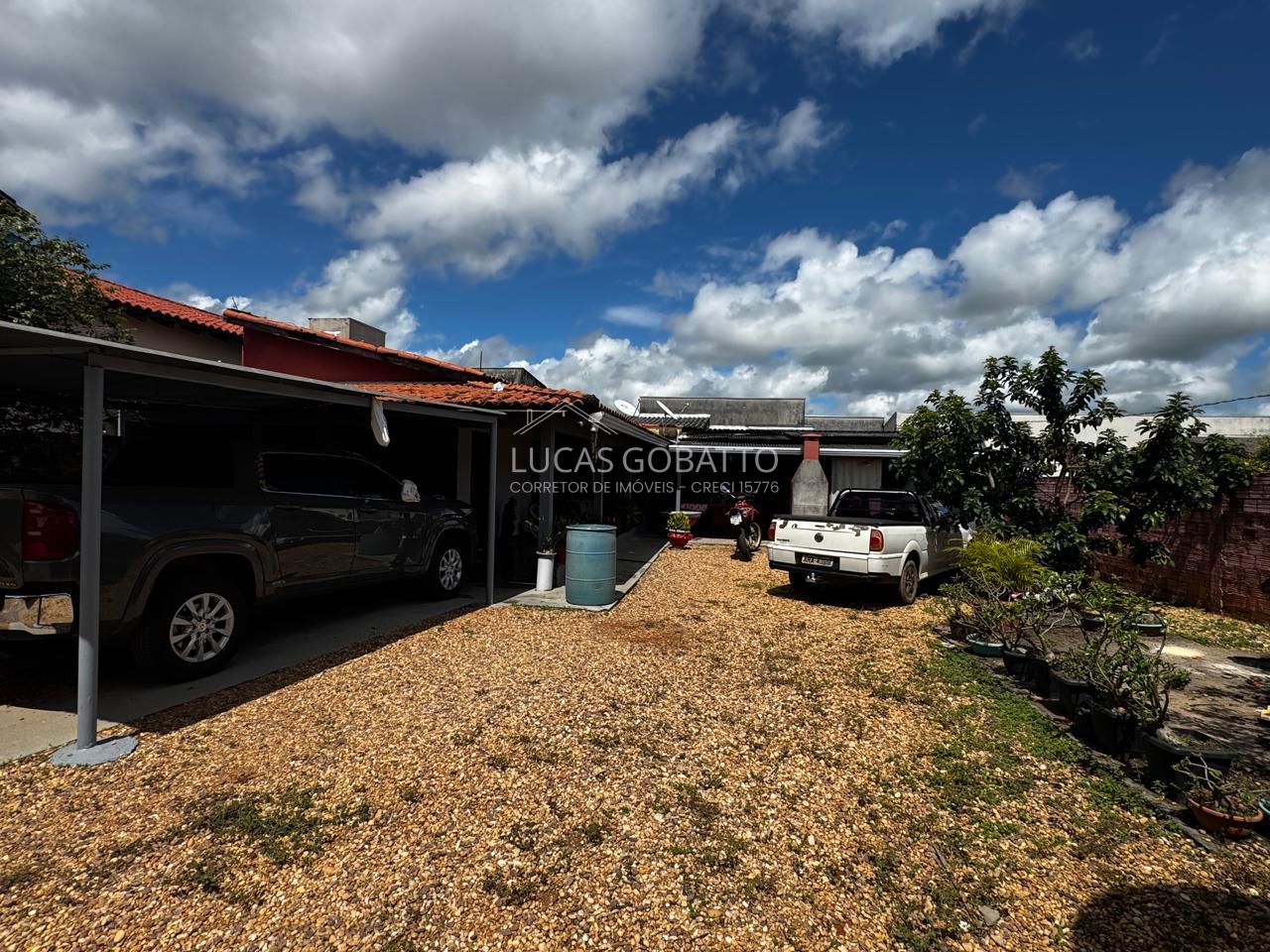 CASA À VENDA NO CENTRO DE JUARA-MT COM UM PONTO COMERCIAL NA F...