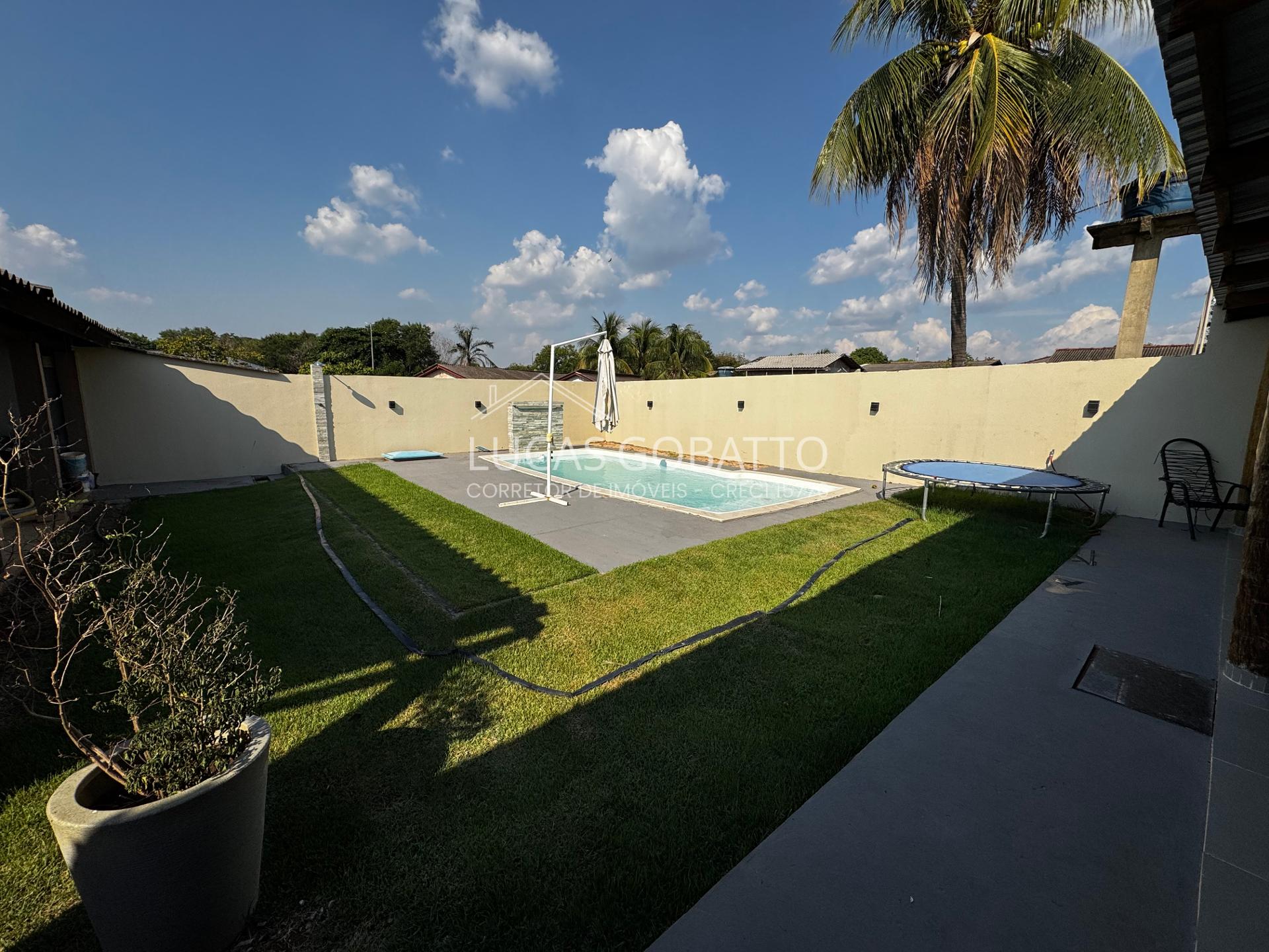 CASA À VENDA NO BAIRRO JARDIM ITAPUÃ EM JUARA-MT  290,00 M² DE...