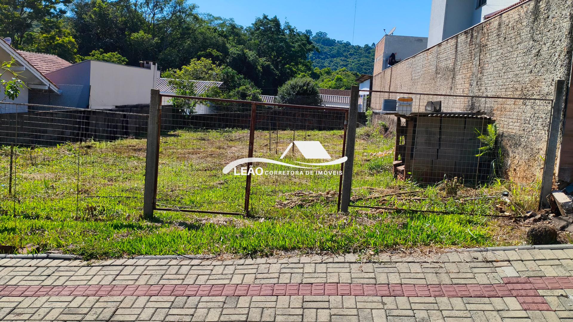 TERRENO PRÓXIMO CENTRO