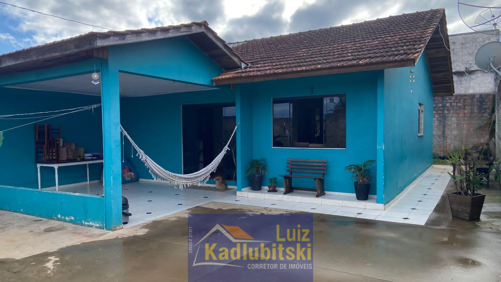 Casa à venda com  03 quartos, na Vila Iguaçu, Prudentópolis - PR.