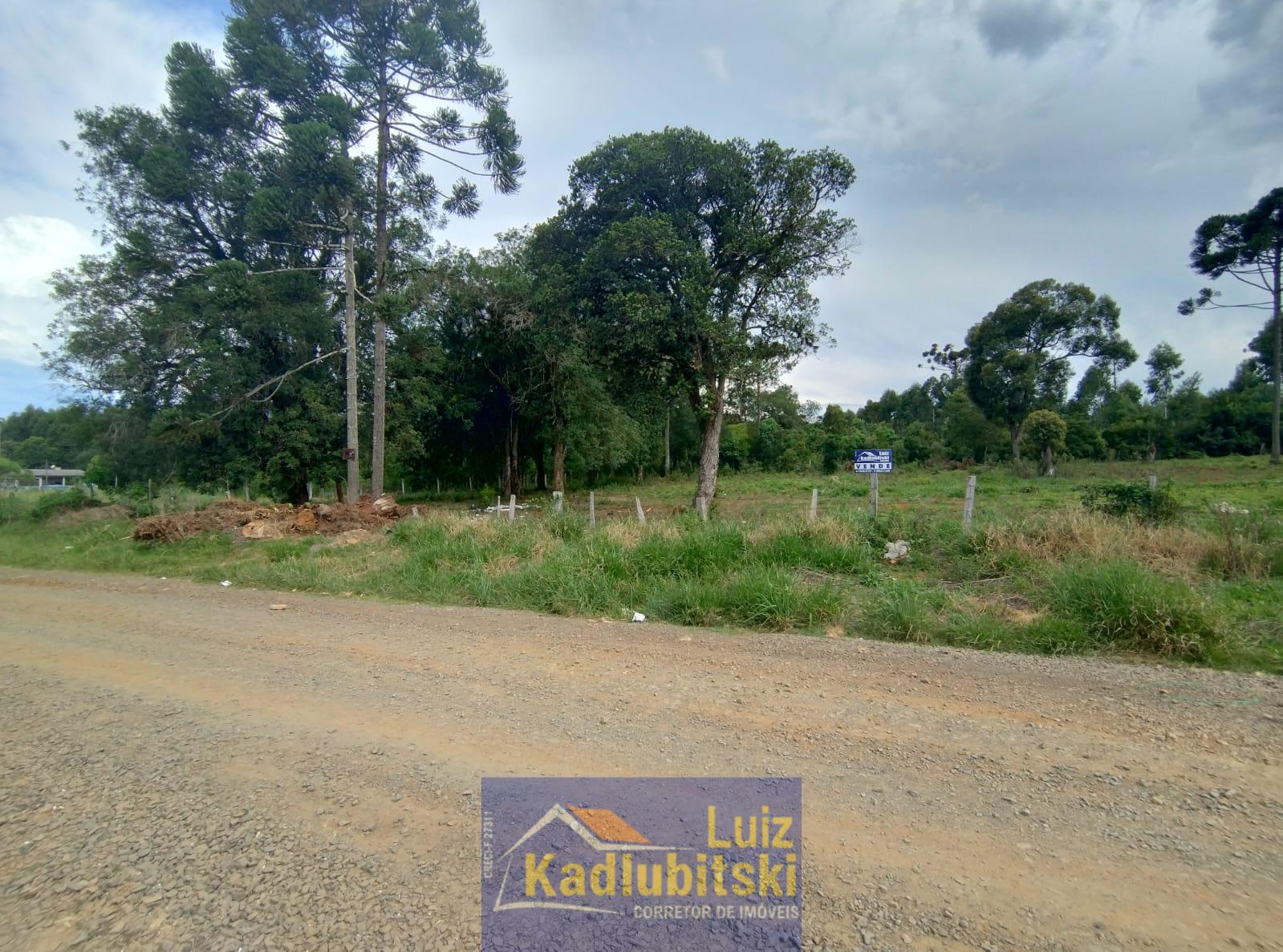 Vende-se lote urbano, medindo 2.667,42m  com medidas de 44,16x60,63m .