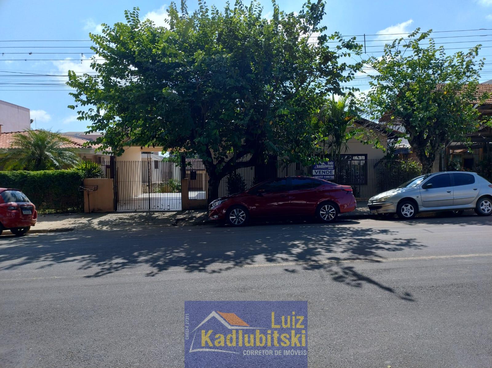 Casa à venda, localizada no CENTRO, PRUDENTOPOLIS - PR,