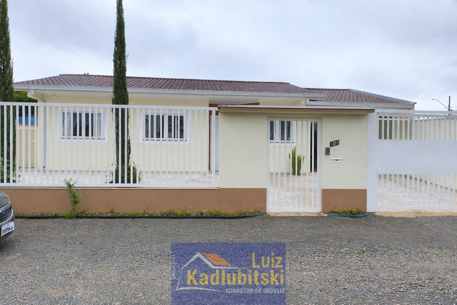 Casa a venda com 03 quartos, no Jardim Delmira, Prudentópolis - Pr.