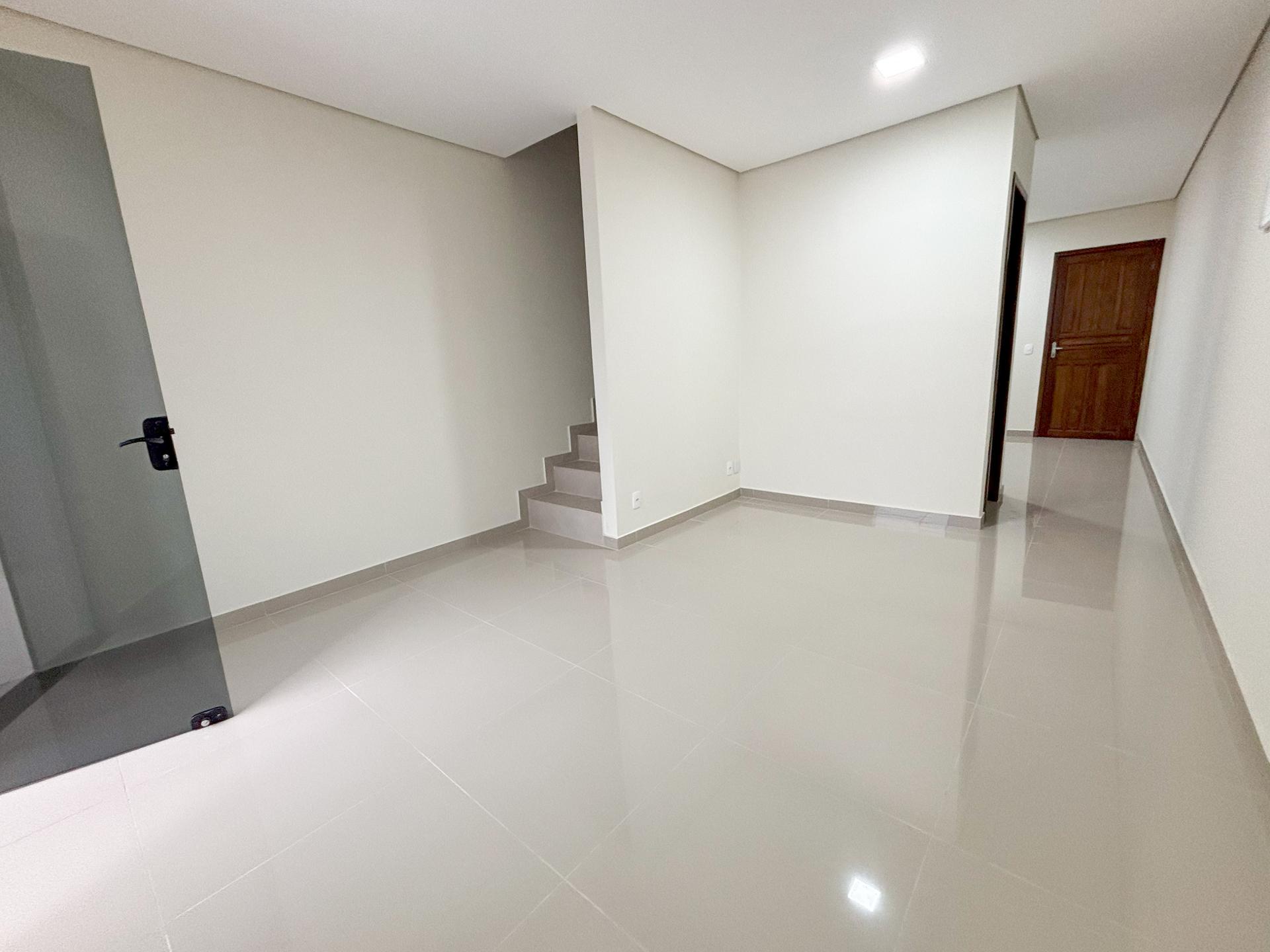 Sobrado Novo à Venda no Bairro Aventureiros | Joinville | Pron...