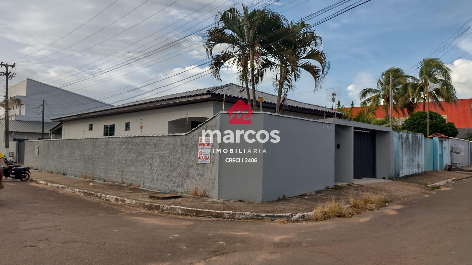 CASA À VENDA COM PSICINA, SUITE E 02 QUARTOS, BAIRRO LIBERDADE...
