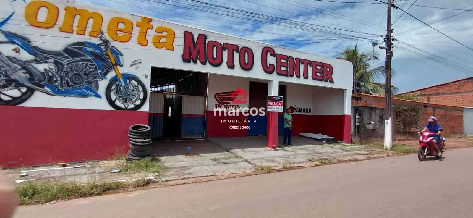 BARRACÃO DISPONÍVEL PARA LOCAÇÃO COM UMA CASA EM MADEIRA EM CA...